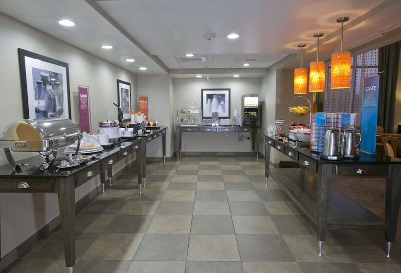 فندق Hampton Inn & Suites Wiggins