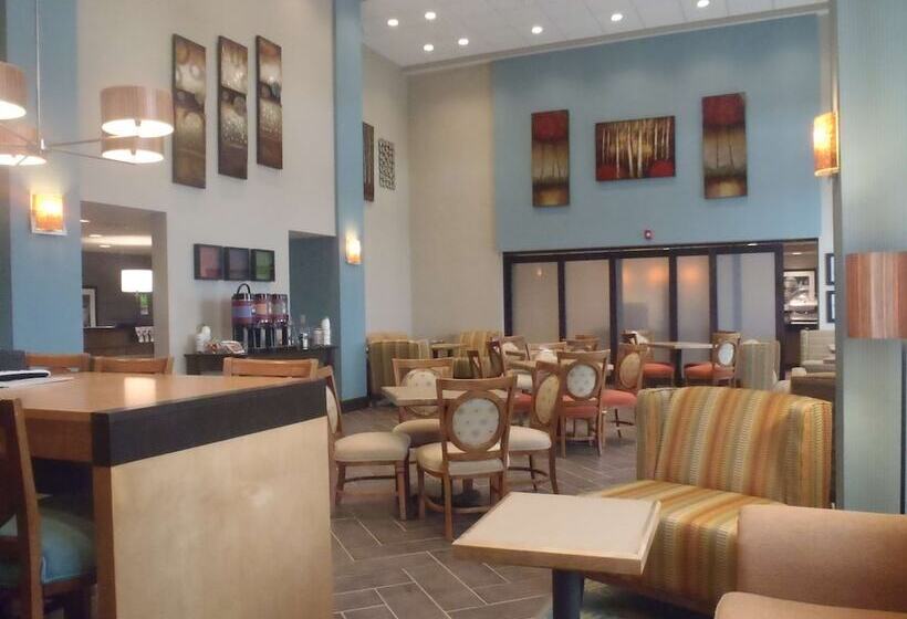 فندق Hampton Inn & Suites Wiggins