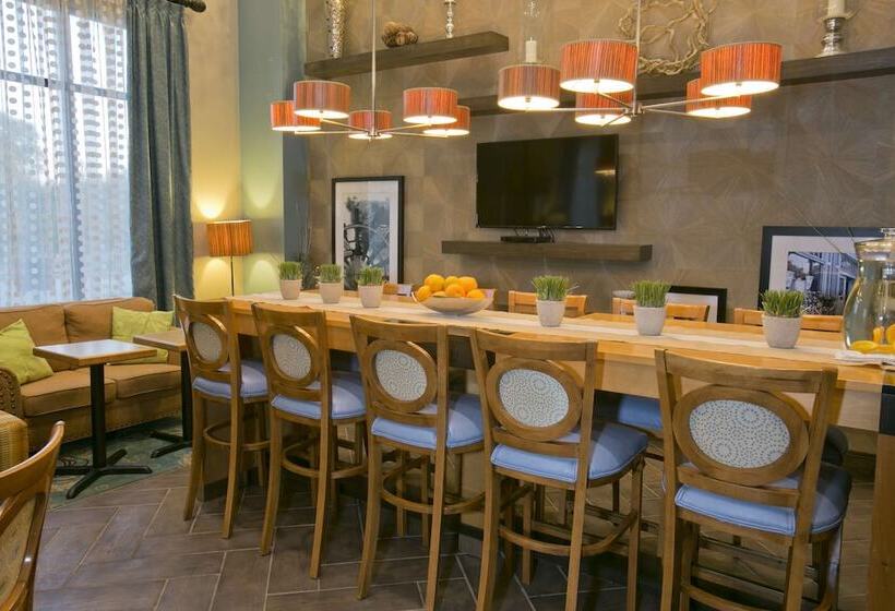 فندق Hampton Inn & Suites Wiggins