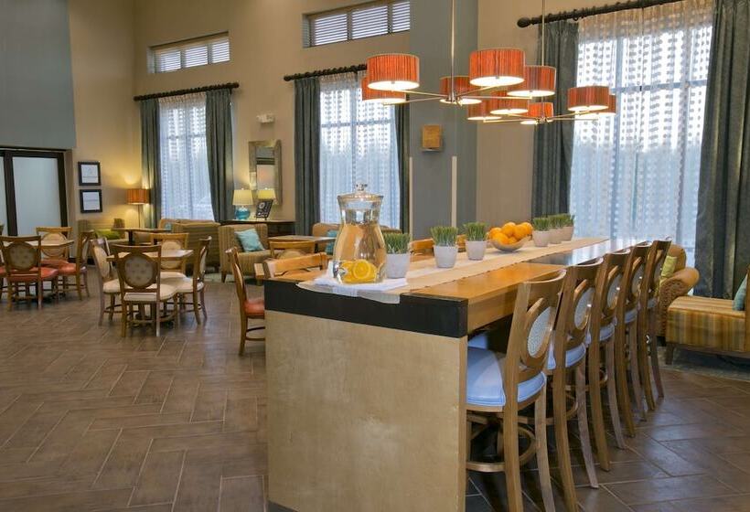 فندق Hampton Inn & Suites Wiggins