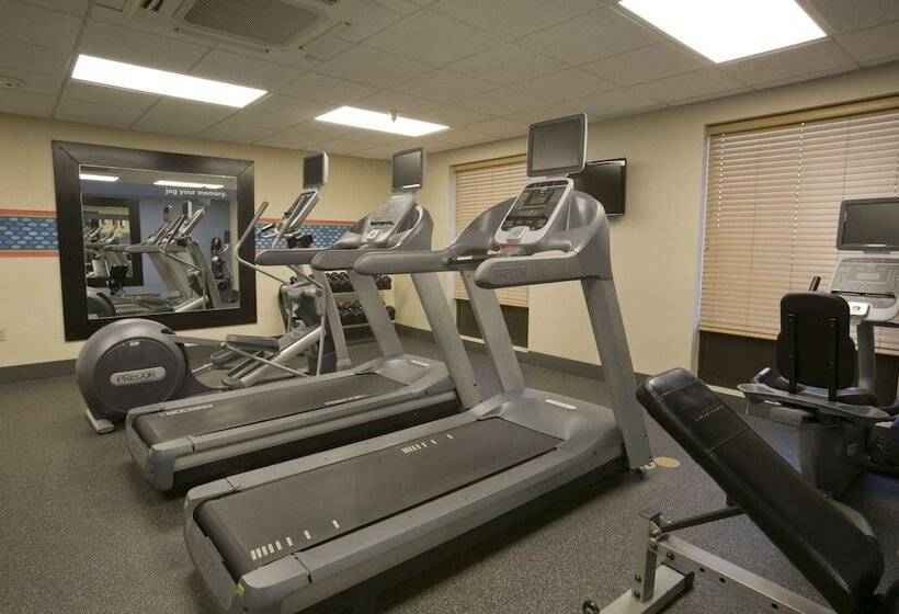 فندق Hampton Inn & Suites Wiggins