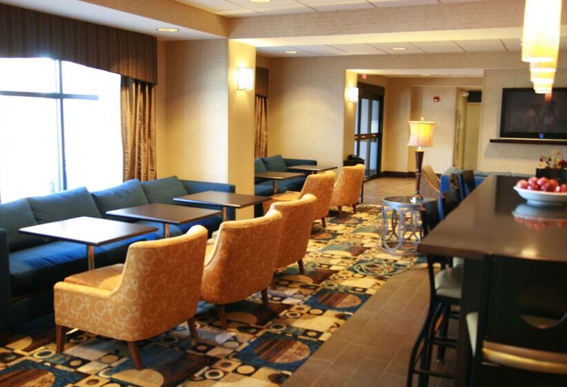 Отель Hampton Inn Topeka