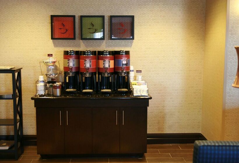 Отель Hampton Inn Topeka