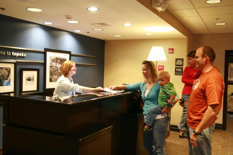 Отель Hampton Inn Topeka