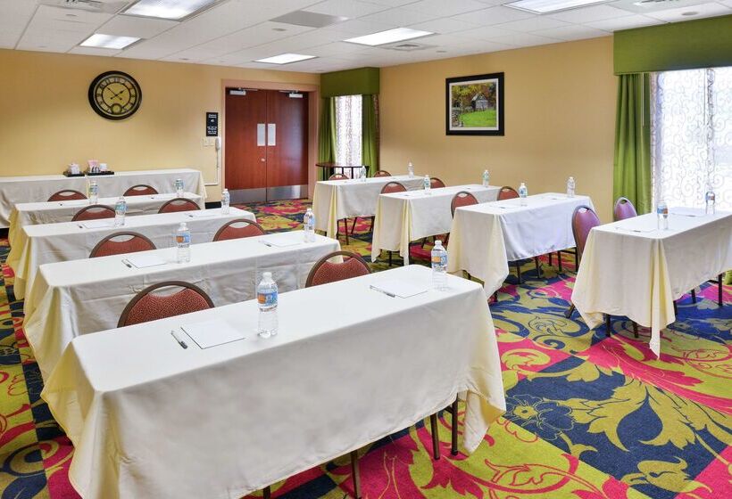 Отель Hampton Inn Waynesboro/stuarts Draft