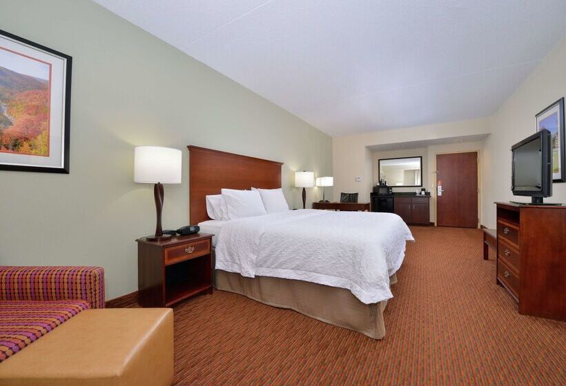Отель Hampton Inn Waynesboro/stuarts Draft