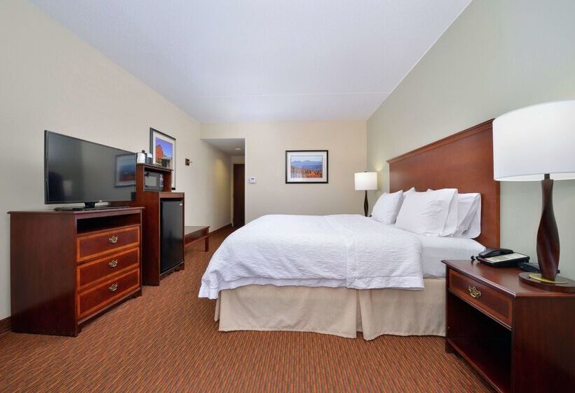 Отель Hampton Inn Waynesboro/stuarts Draft