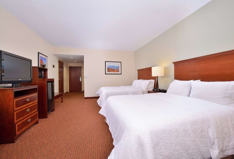 Отель Hampton Inn Waynesboro/stuarts Draft