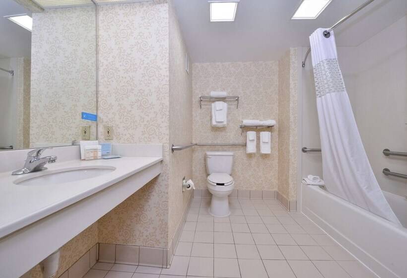 Отель Hampton Inn Waynesboro/stuarts Draft