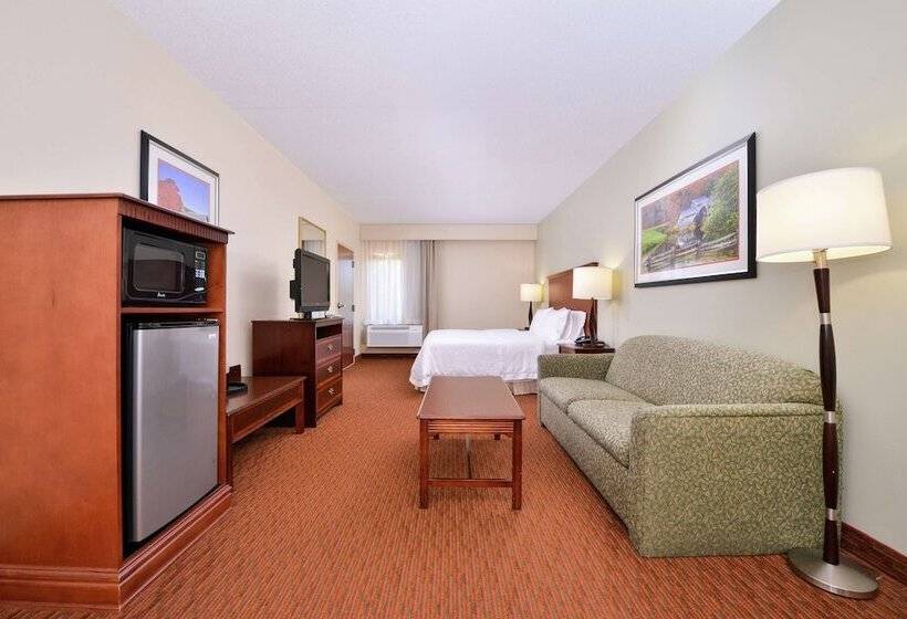 Отель Hampton Inn Waynesboro/stuarts Draft