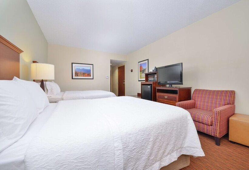 Отель Hampton Inn Waynesboro/stuarts Draft