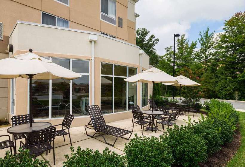 هتل Hilton Garden Inn Dover
