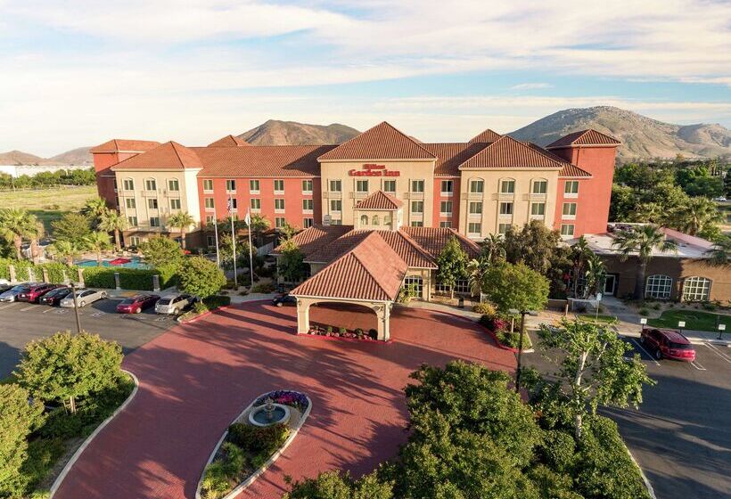 בית מלון כפרי Hilton Garden Inn Fontana
