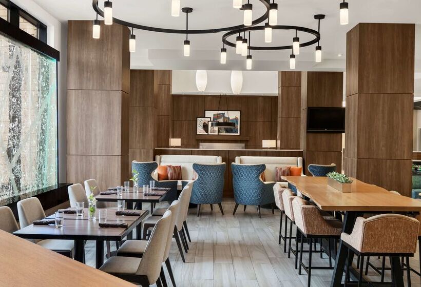 Отель Hilton Garden Inn Minneapolis Downtown