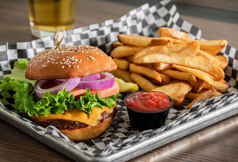 Отель Hilton Garden Inn Minneapolis Downtown