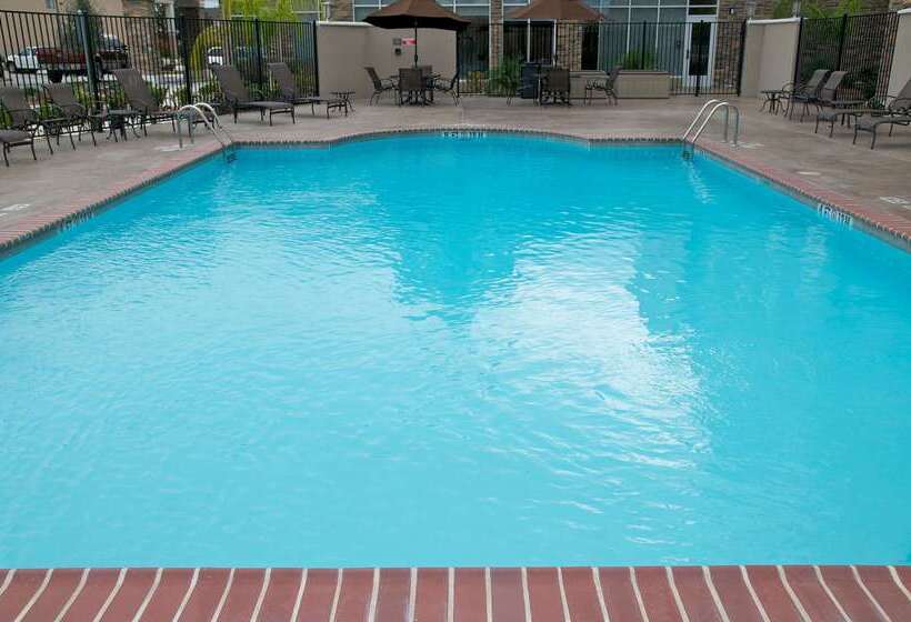 בית מלון כפרי Hilton Garden Inn New Braunfels