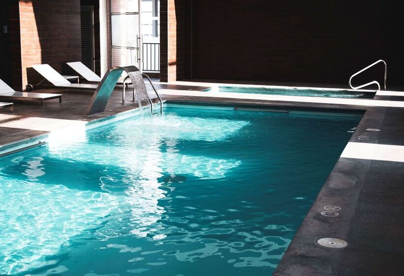 هتل Hilton Garden Inn Santiago Airport