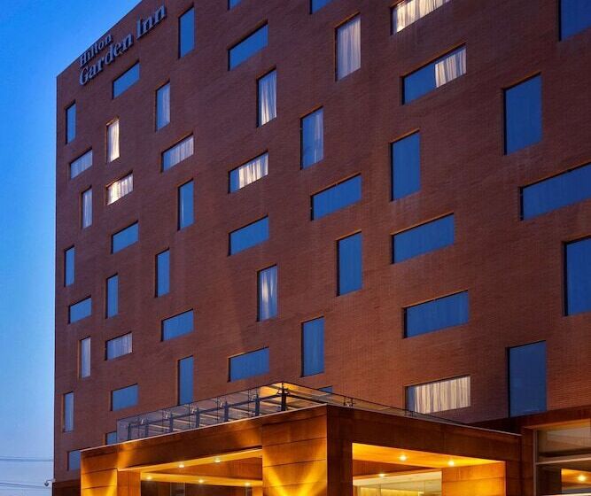 هتل Hilton Garden Inn Santiago Airport