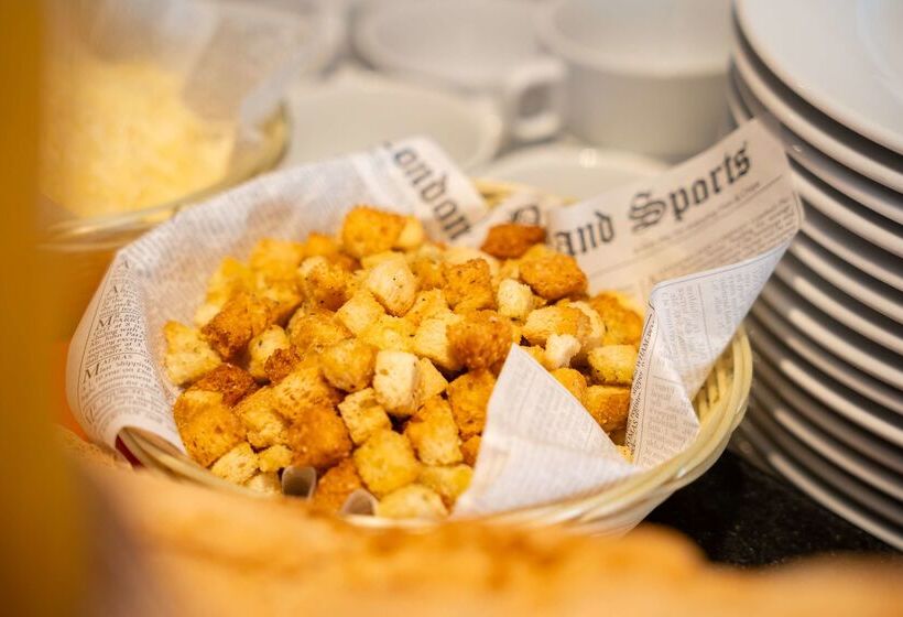 酒店 Hilton Garden Inn Santiago Airport