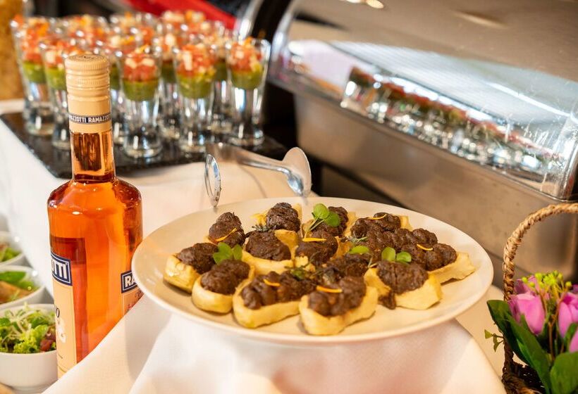 酒店 Hilton Garden Inn Santiago Airport