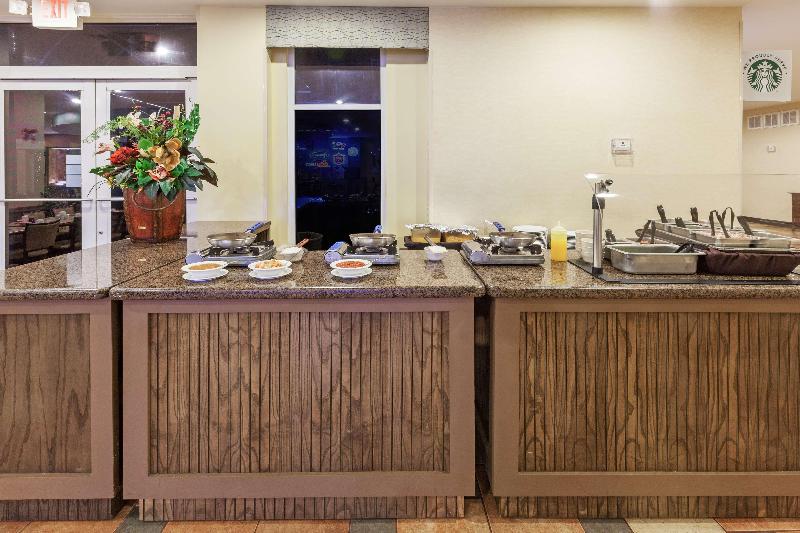 בית מלון כפרי Hilton Garden Inn South Padre Island Beachfront