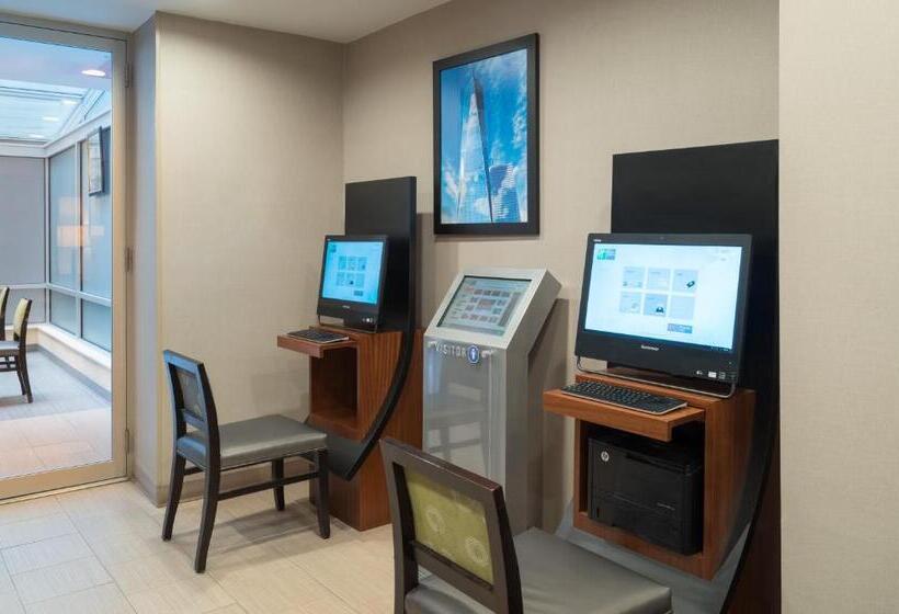 Holiday Inn Express Wall Street, An Ihg Hotel