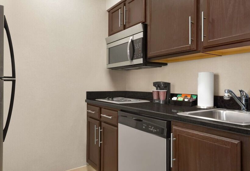 هتل Homewood Suites Fort Wayne