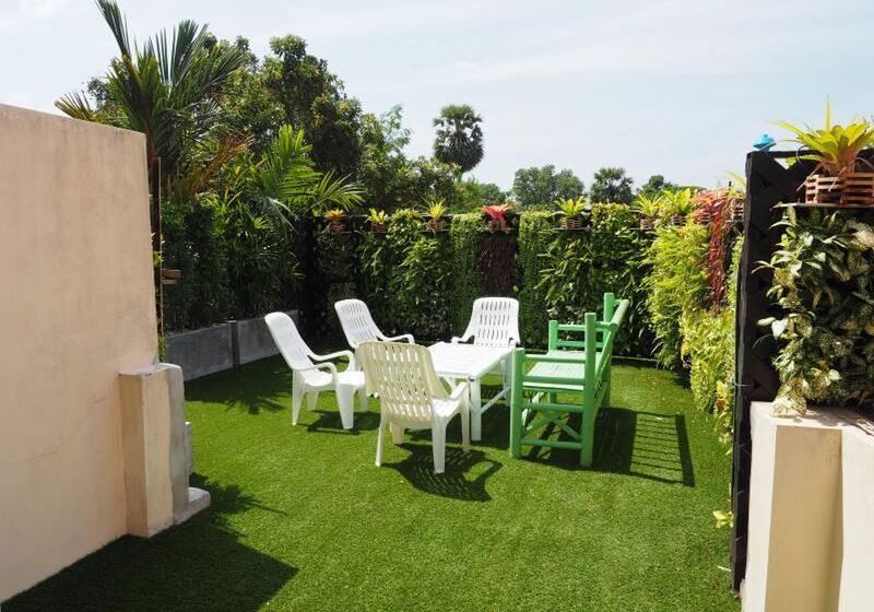 בית מלון כפרי Karon Living Room   Sha Plus