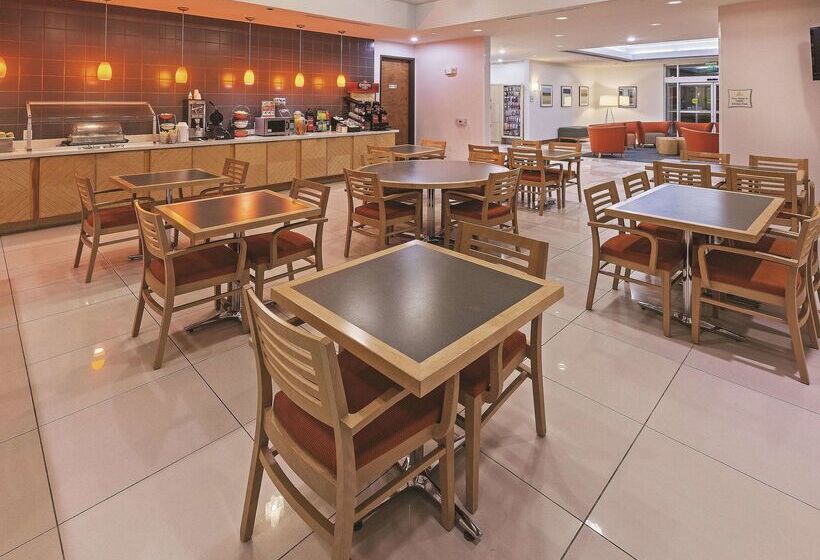 هتل La Quinta By Wyndham Austin Nw/lakeline Mall