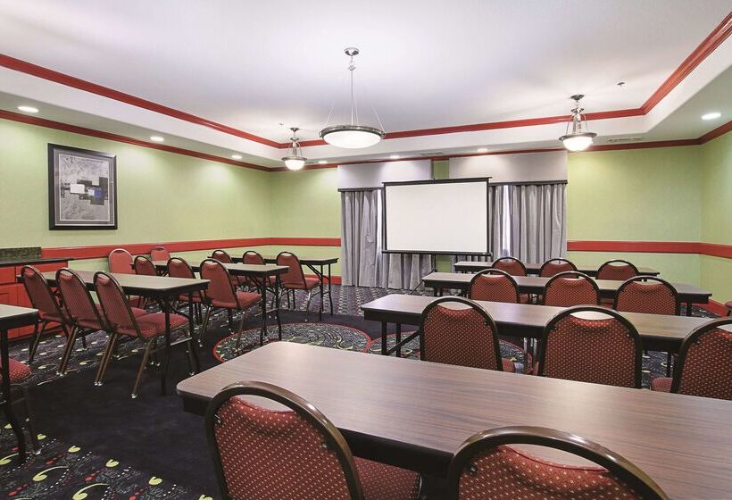 酒店 La Quinta Inn & Suites By Wyndham South Dallas   Hutchins