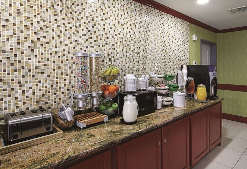 酒店 La Quinta Inn & Suites By Wyndham South Dallas   Hutchins