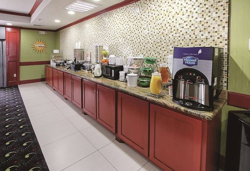 호텔 La Quinta Inn & Suites By Wyndham South Dallas   Hutchins