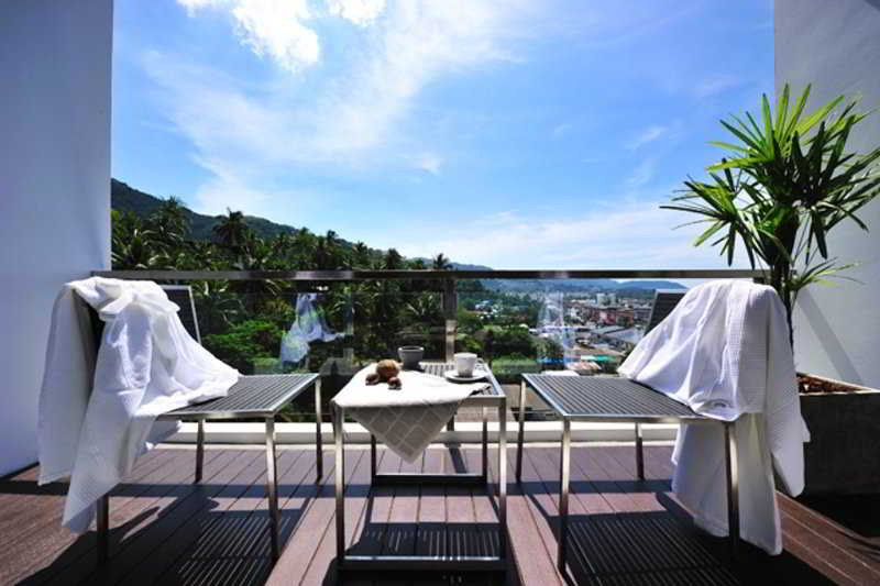هتل Lae Lay Suites