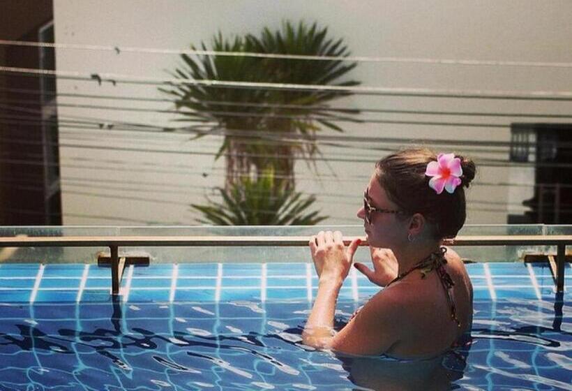 酒店 Lae Lay Suites