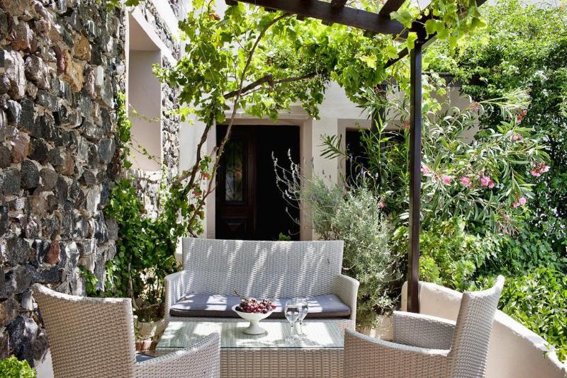 فندق Lava Suites & Lounge