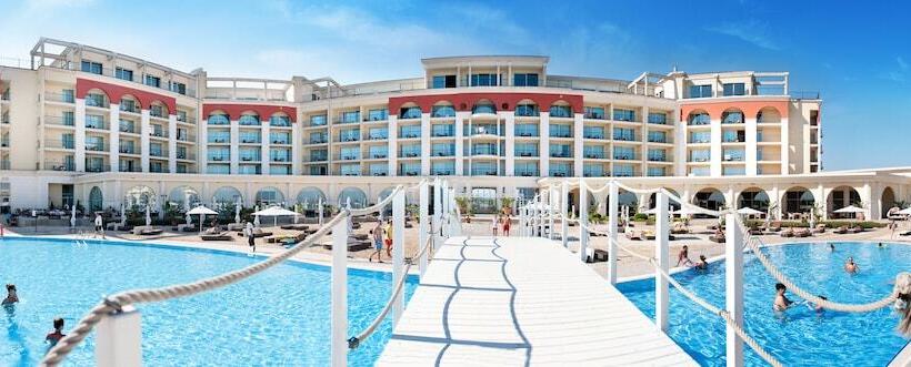 호텔 Lighthouse Golf & Spa