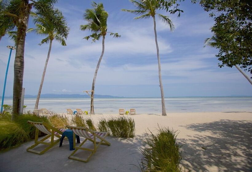 酒店 Lime N Soda Beachfront Resort