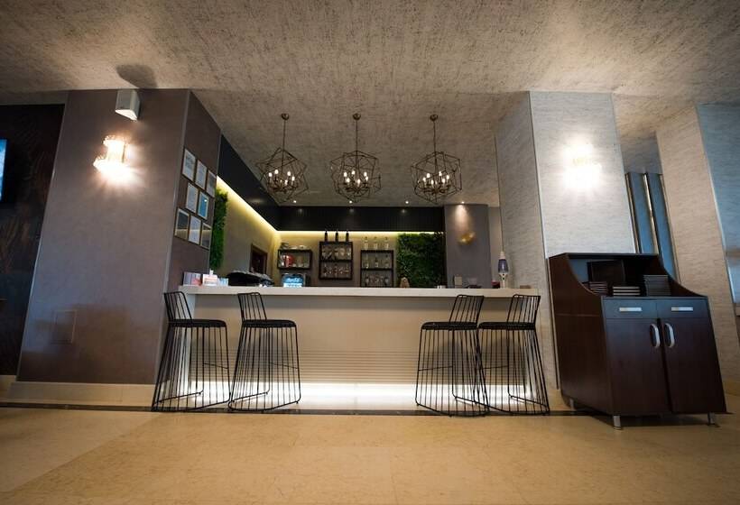 فندق Malibu Mamaia