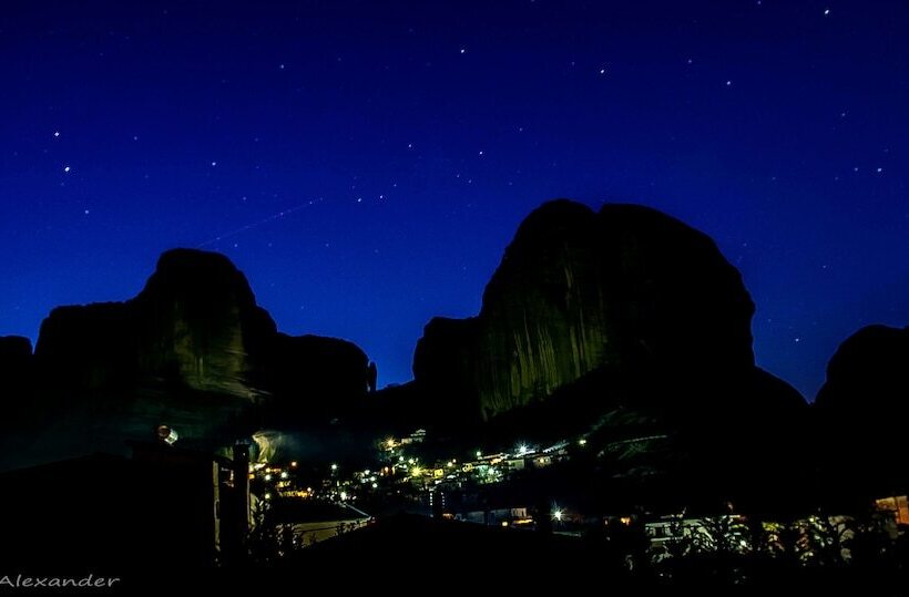 בית מלון כפרי Meteoritis