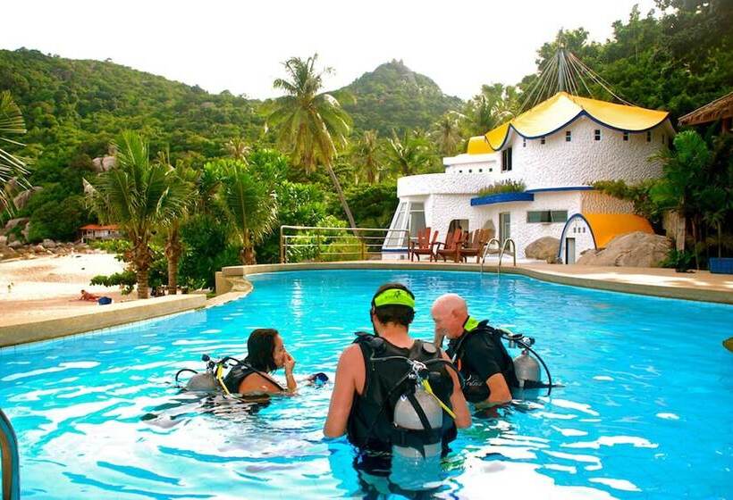 Отель Lub D Koh Tao Tanote Bay