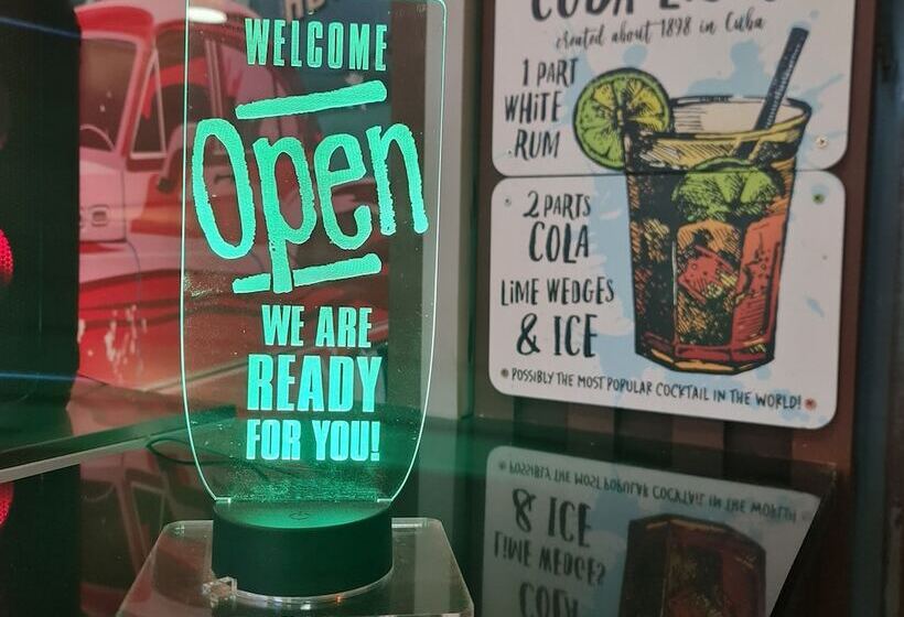 Pipikuku Hotel & Restaurant