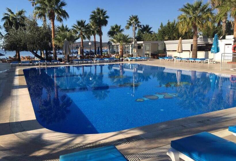 فندق Nagi Beach