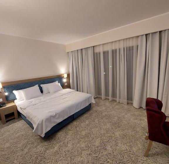 בית מלון כפרי New Wolf