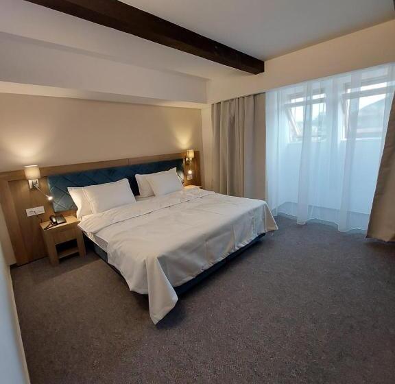 בית מלון כפרי New Wolf