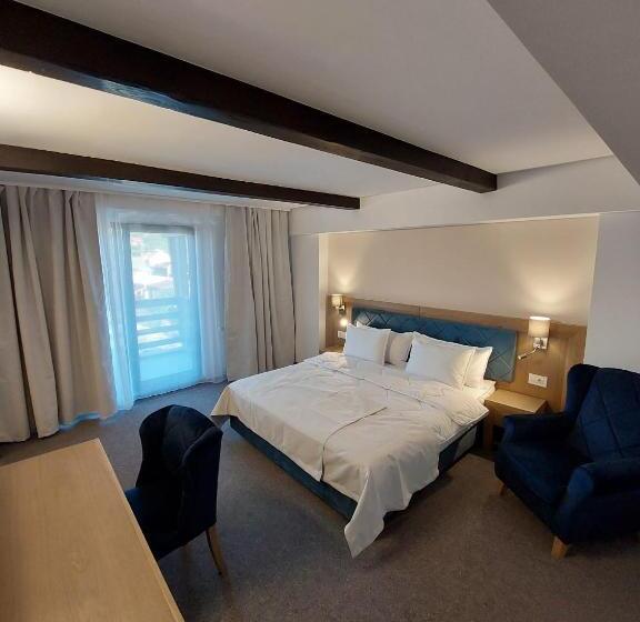 בית מלון כפרי New Wolf