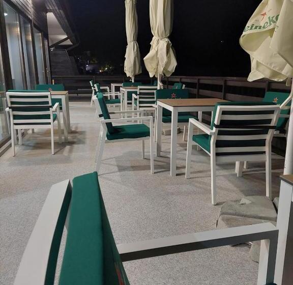 בית מלון כפרי New Wolf