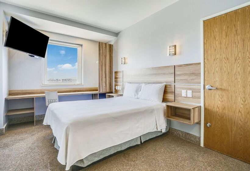 فندق One Guadalajara Periférico Norte