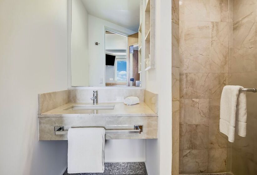 فندق One Guadalajara Periférico Norte