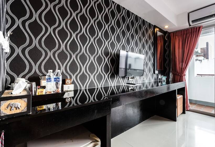 فندق Patong Beach Side