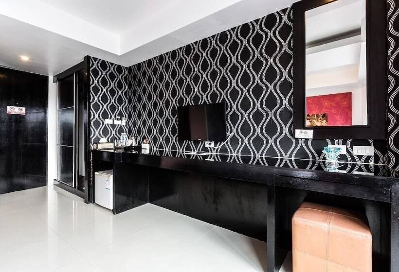 فندق Patong Beach Side